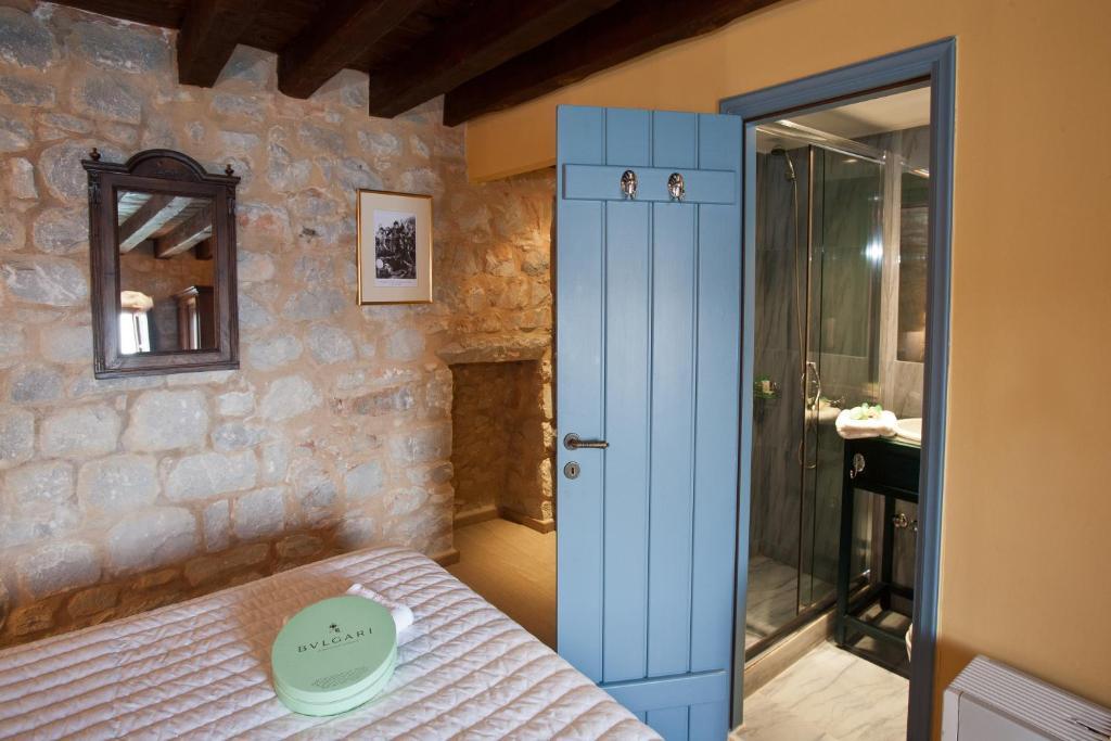 Mavromichalai Hotel Liménion Quarto foto