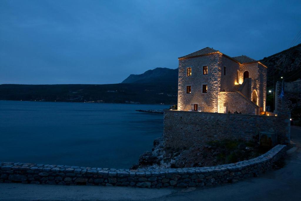 Mavromichalai Hotel Liménion Exterior foto